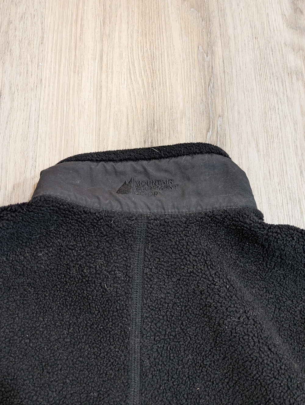 MEC Polartec Quarter Zip Fleece Pullover Black - Men’s Medium - Picture 6 of 8